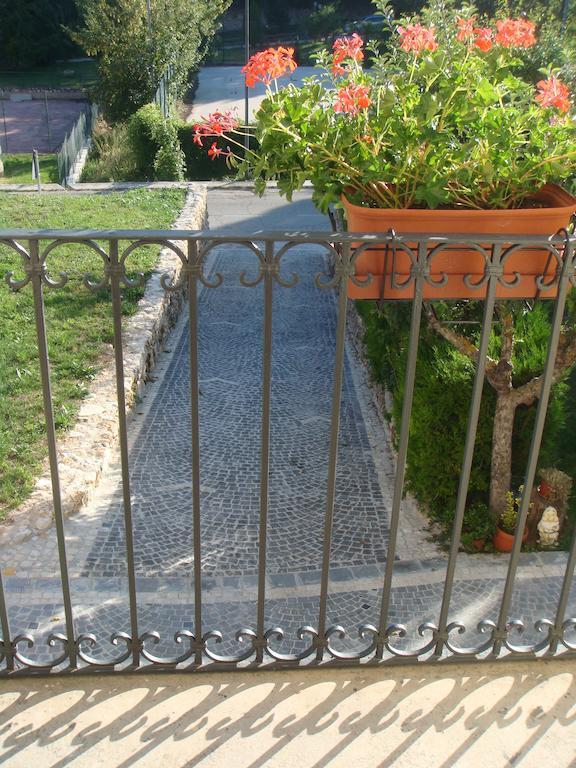 Residence Villa Valsi Santo Stefano Di Sessanio Eksteriør billede